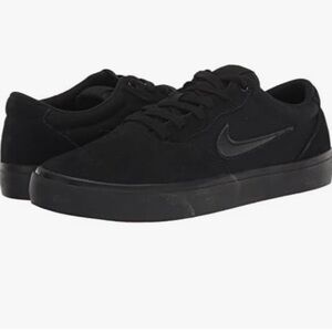 Nike Black Minimalist Sneakers with Sleek Design